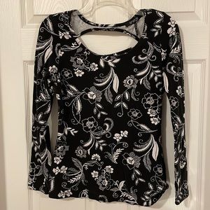 Black n white top